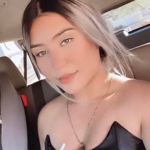 Meet your Posher, Cassandra